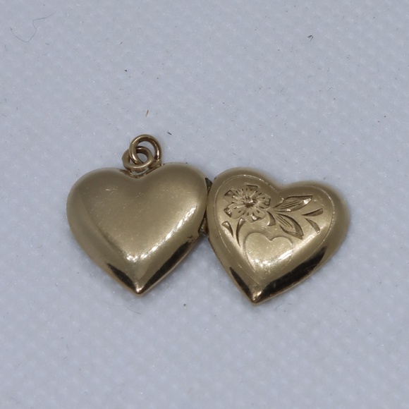 Vintage Gold Heart Locket - Picture 4 of 4